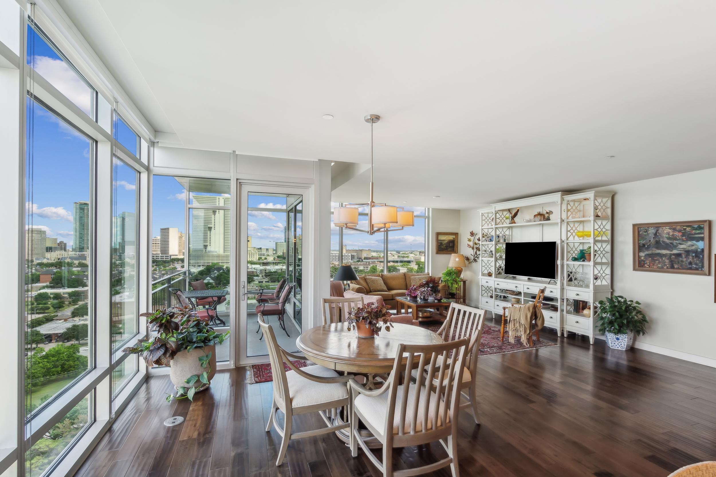 The dining and living room of the Frio floor plan.